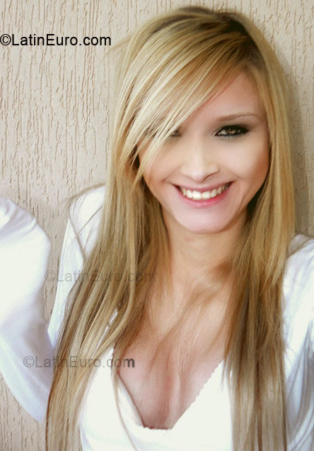 Date this fun Brazil girl Bella from Umuarama BR4734