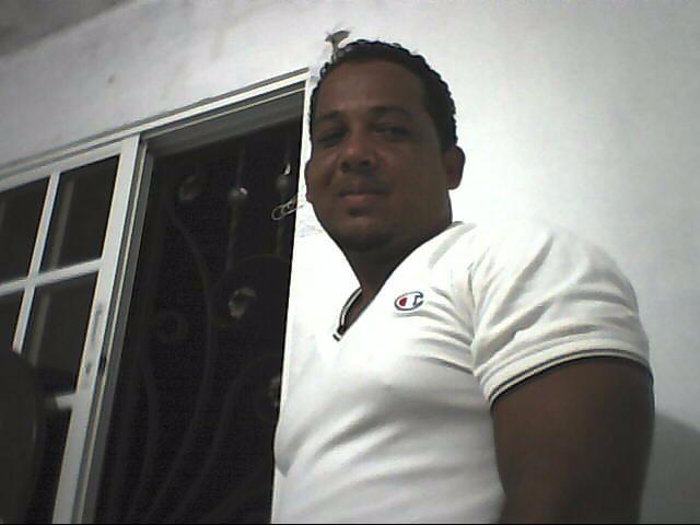 Date this happy Dominican Republic man Oscar3000 from San Pedro De Macoris DO4275