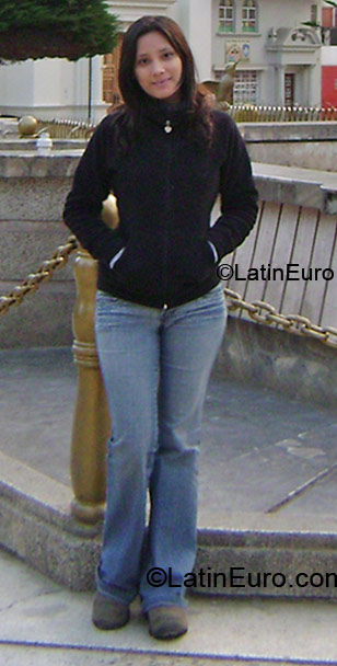 Date this charming Peru girl Erika from Lima PE283