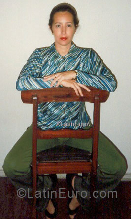 Date this passionate Brazil girl Vitoria Regina from Salvador BR3252