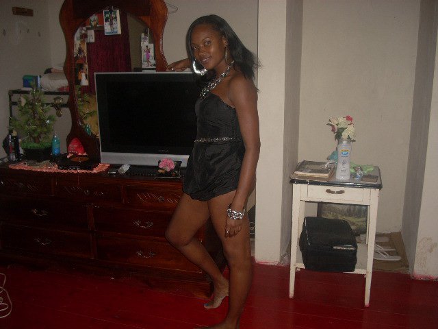 Date this georgeous Jamaica girl Desmarie from Kingston JM101