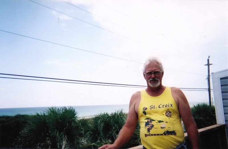 Date this sultry United States man Lightenbug from Hamilton US6725