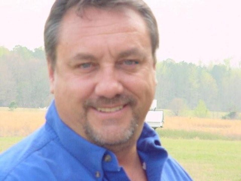 Date this delightful United States man Bob from Madison US6746