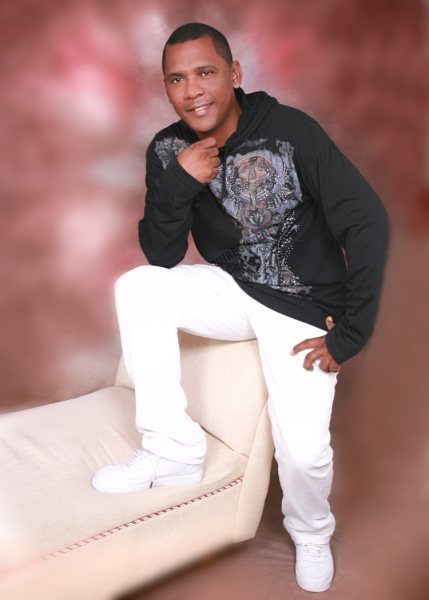 Date this young Dominican Republic man Antonio from Santo Domingo DO4839