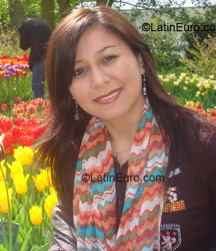 Date this cute Peru girl Clau from Lima PE305