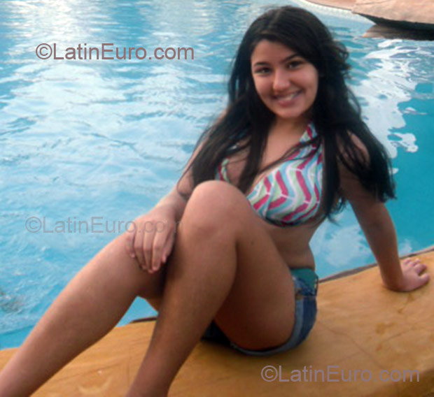 Date this charming Brazil girl Isabela from Belem BR3418