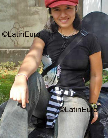 Date this funny Peru girl Evelyn from Lima PE309