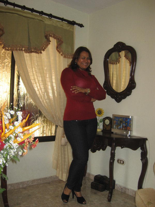 Date this attractive United States girl Amiris from Connecticut DO4935