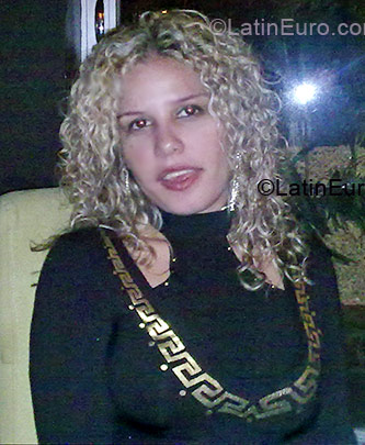 Date this athletic Costa Rica girl Mandy from San Jose CR16