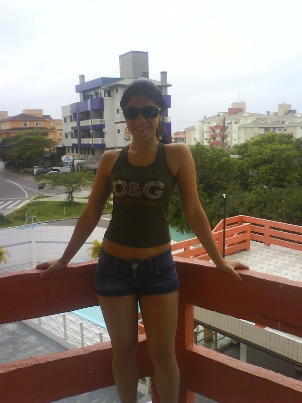 Date this tall Brazil girl Cris25 from Curitiba BR3545