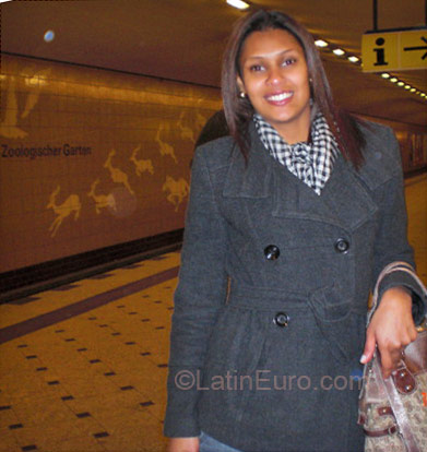 Date this gorgeous Brazil girl Ana Carolina from Santos BR3553