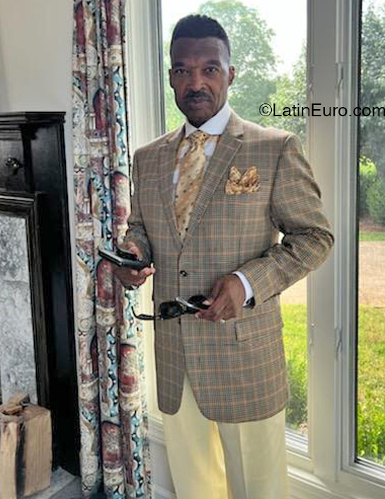 Date this attractive United States man Terry from Williamson US7407