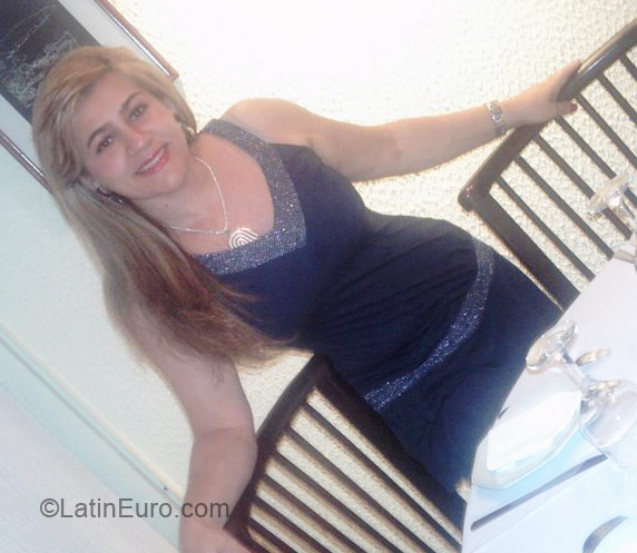 Date this fun Brazil girl Helen from Goiania BR3596