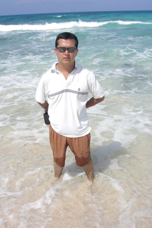Date this exotic United States man Carlos from Reseda US7548