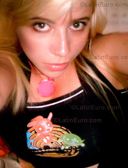 Date this passionate Brazil girl Emmanuelle from Juiz De Fora BR4476