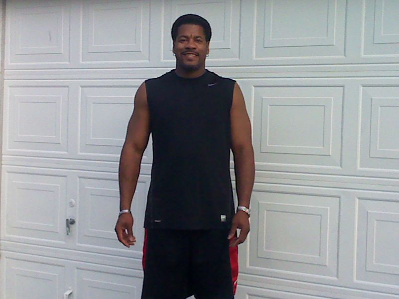 Date this exotic United States man Robert from Jacksonville US7609