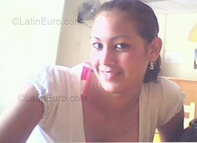 Date this cute Ecuador girl Gaby from Guayaquil EC36