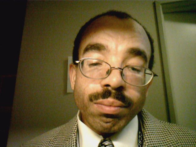 Date this tall United States man Snoopsduce from san diego US7695