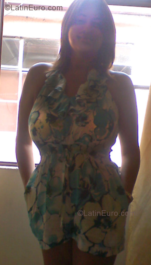 Date this exotic Colombia girl Evelin from Cali CO21549