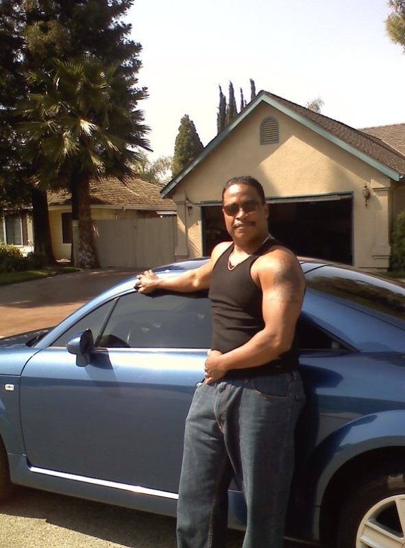 Date this tall United States man Garry from Visalia US7894