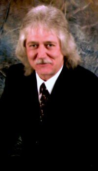 Date this charming United States man Doug from Milton US7950