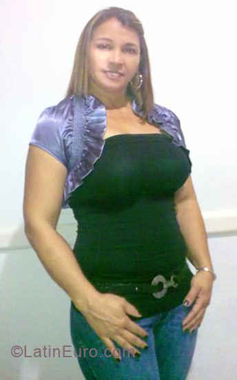 Date this happy Costa Rica girl Vanessa from Guapiles CR33