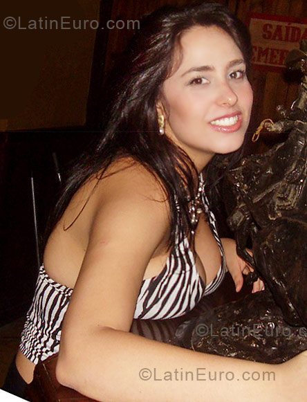Date this attractive Brazil girl Simone from Sao Paulo BR3953