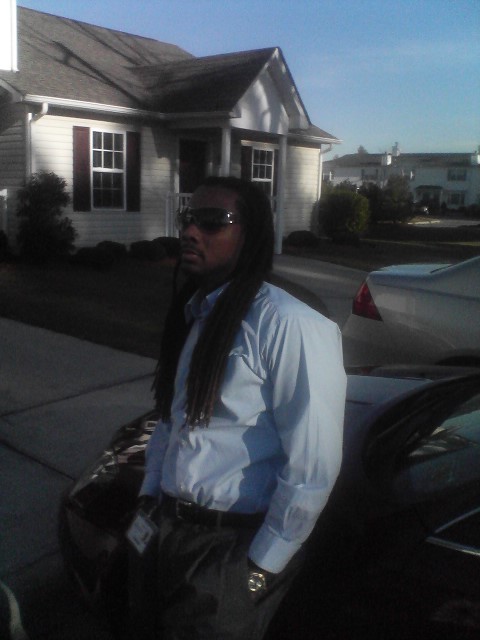 Date this happy United States man Droematic from Durham US8097