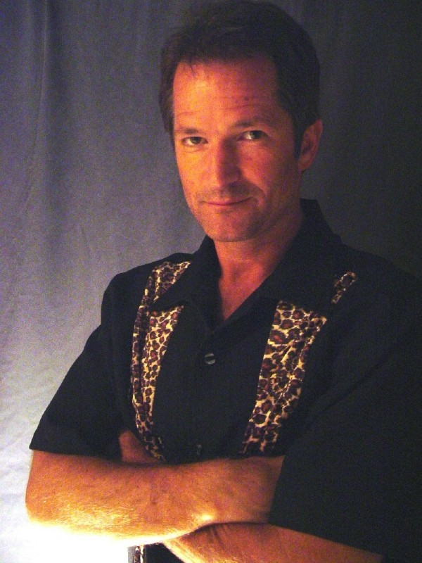 Date this young United States man Al from San Diego US8298