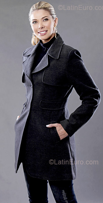 Date this gorgeous Brazil girl Andrea from Curitiba BR4159