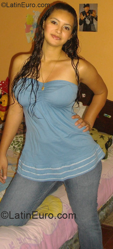 Date this charming Honduras girl Yessica from Tegucigalpa HN262