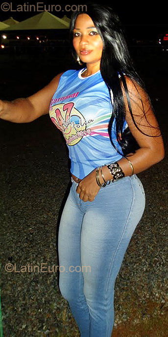 Date this stunning Brazil girl Lilia from Brasilia BR9263