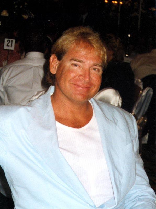 Date this pretty United States man Hawaiiborn from Honolulu US8520