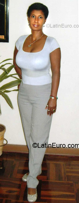 Date this pretty Peru girl Veronica from Lima PE406