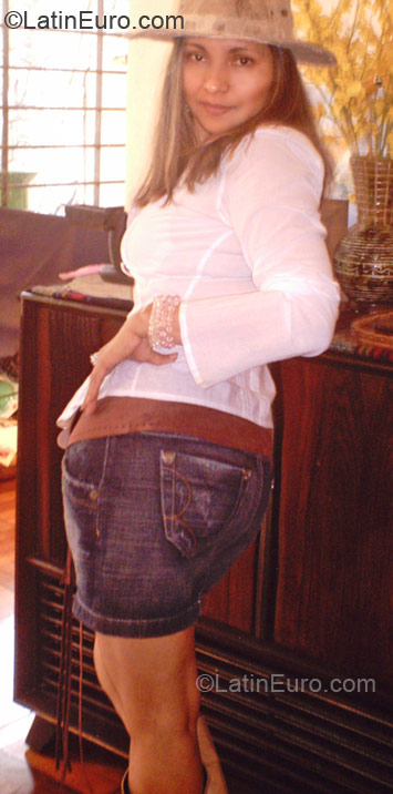 Date this nice looking Brazil girl Zzel from Sao Paulo BR4514