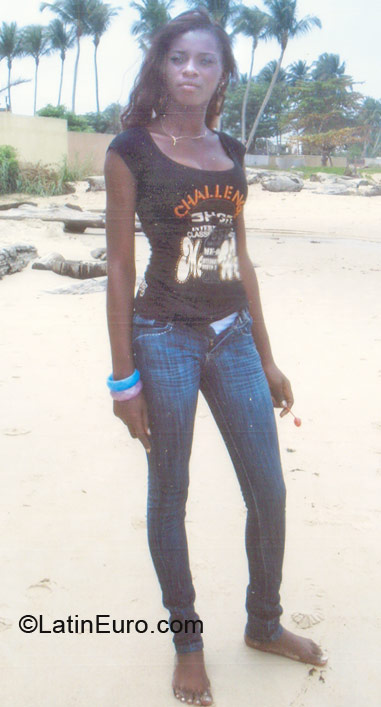 Date this tall Gabon girl Pamella from Liberville GA7