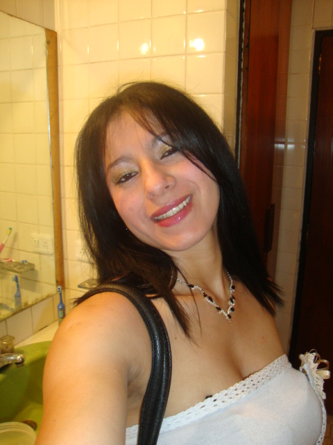 Date this hard body Ecuador girl Jenny from Quito EC74