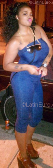 Date this hot United States girl Kim from Philadelphia US8897