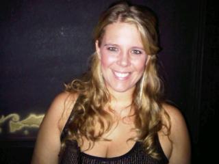 Date this charming Argentina girl Camila from Buenos Aires AR39