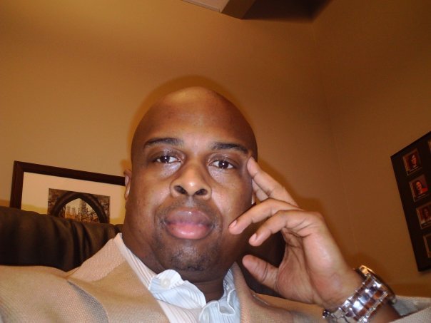 Date this young United States man Omar from Roswell US8998