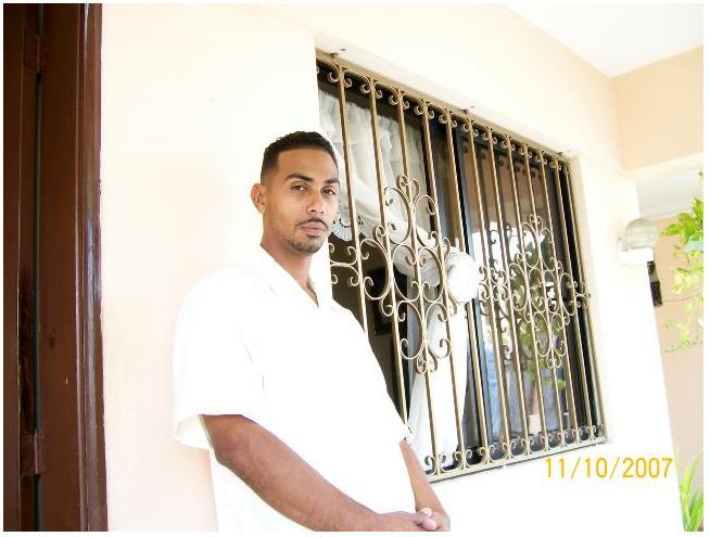 Date this tall United States man EdgarS from Raleigh US9080