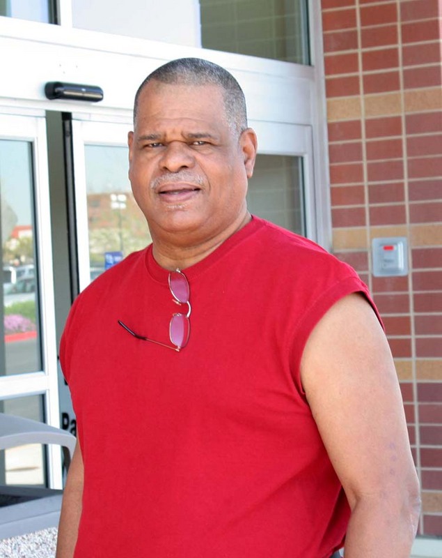 Date this hard body United States man Donald from Sacramento US9174