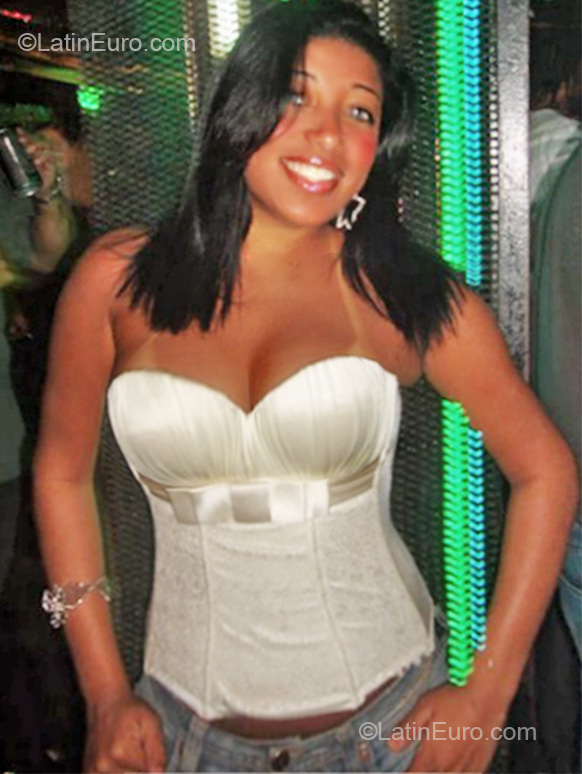 Date this hard body Brazil girl Aryane from Rio De Janeiro BR4956