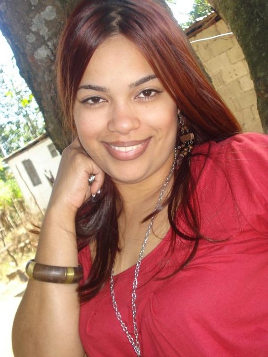 Date this hot France girl Emraa from Paris FR128