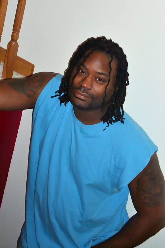 Date this hard body United States man Terrance from Bath US9357
