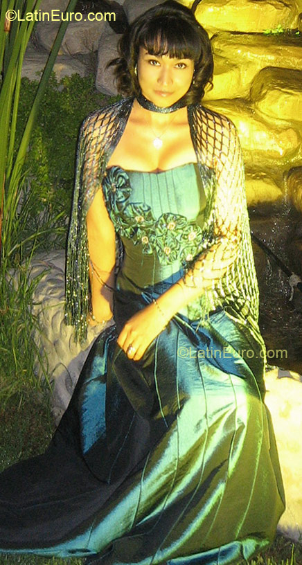 Date this foxy Peru girl Brennda from Arequipa PE482