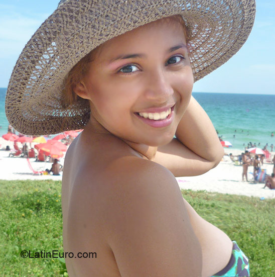 Date this tall Brazil girl Aline from Vicosa BR5193