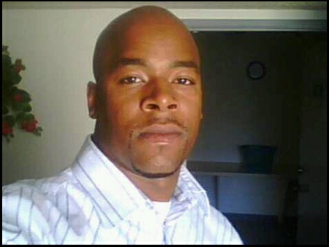 Date this athletic United States man MAURICE from Los Angeles US10044