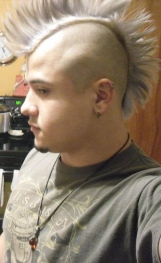 Date this nice looking United States man Mohawxrokz from Chicago US10121