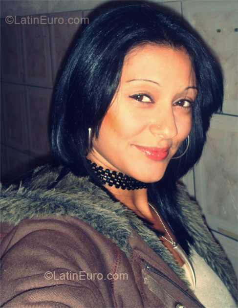 Date this gorgeous Brazil girl Beatriz from Rio De Janeiro BR5563